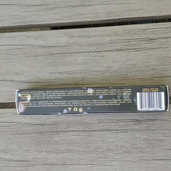 Moonlit Makeup Primed For The Night - Picture 4 of 5